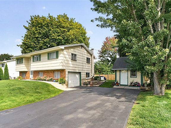 3rd image of 189 Kenwick Dr