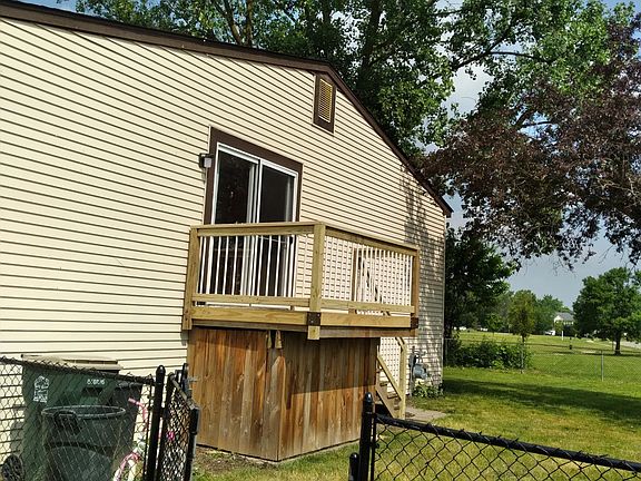 3rd image of 6712 Ardsley Dr