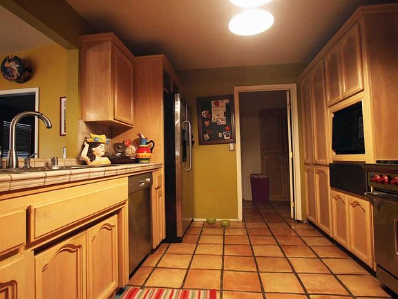 3rd image of 1039 W Monte Vista Ave