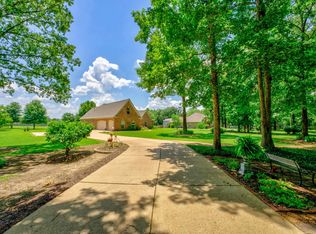 290 Sellers Dr, Oakland, TN 38060