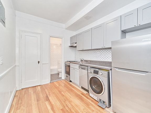3rd image of 338 E 53rd St APT 3D