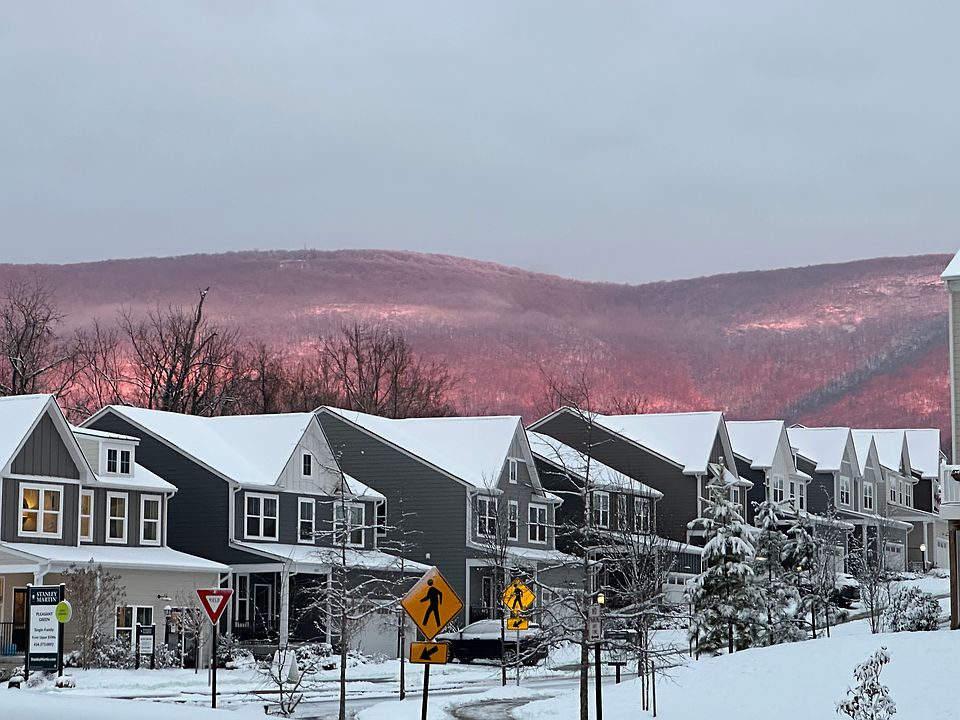 Single Family Home in a beautiful mountain view setting. Crozet, Virginia.