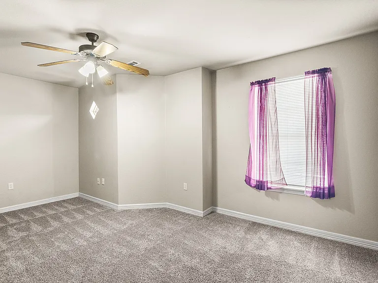 1772 N Chestnut Ave — Photo 14