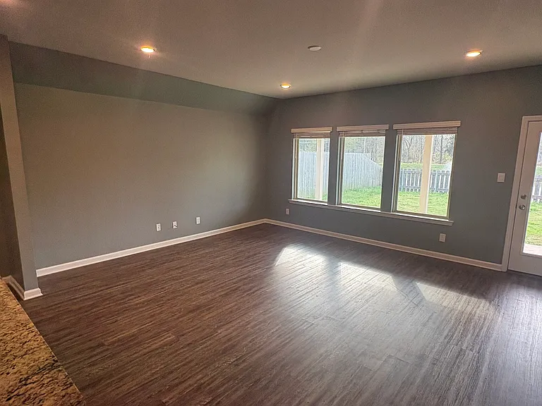 44019 Covington Rdg — Photo 13