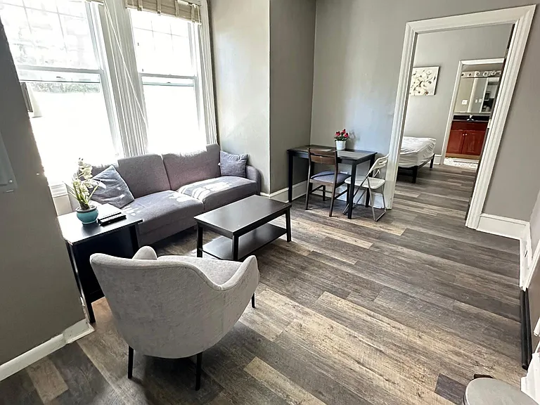 302 S 12th St #402 — Photo 9