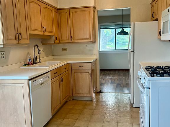 2nd image of 1565 Coloma Ct S #S