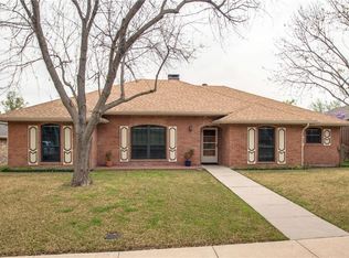1940 Chesham Dr, Carrollton, TX 75007