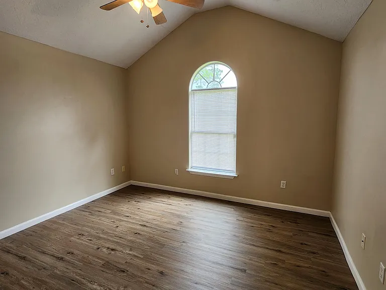 8193 Redstone Dr — Photo 7