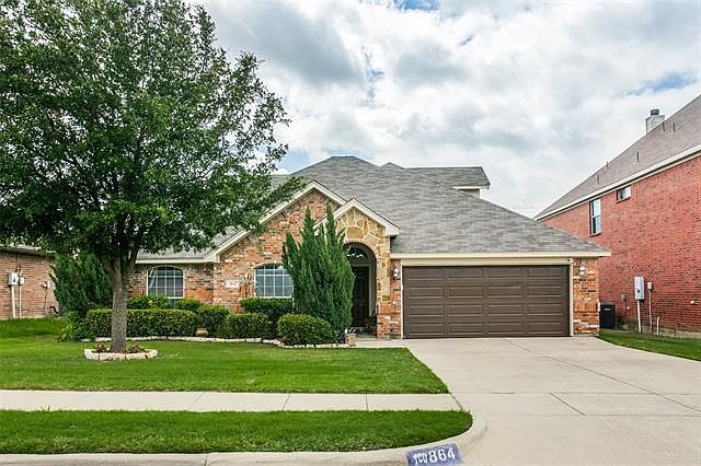 1st image of 864 Evergreen Ln