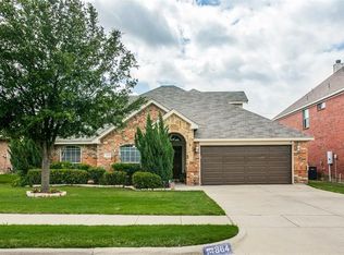864 Evergreen Ln, Burleson, TX 76028