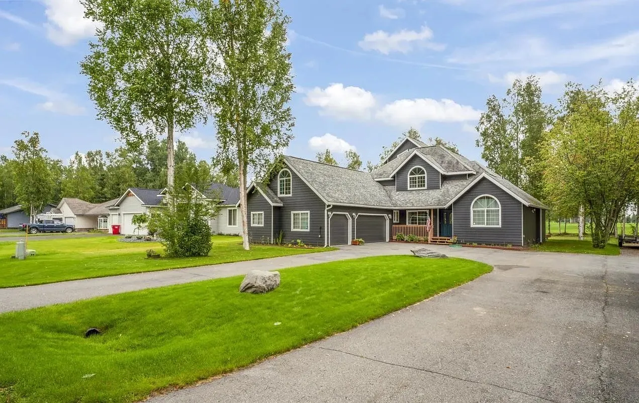5 bed, 3.5 bath, 3154 sqft, $3,995 — Photo 1