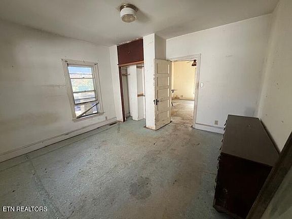 3rd image of 2409 Jefferson Ave