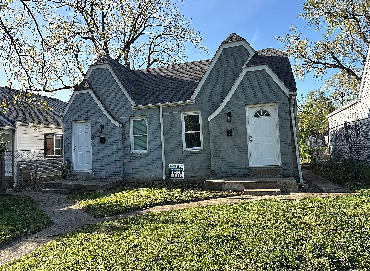 1st image of 2926 E 19th St