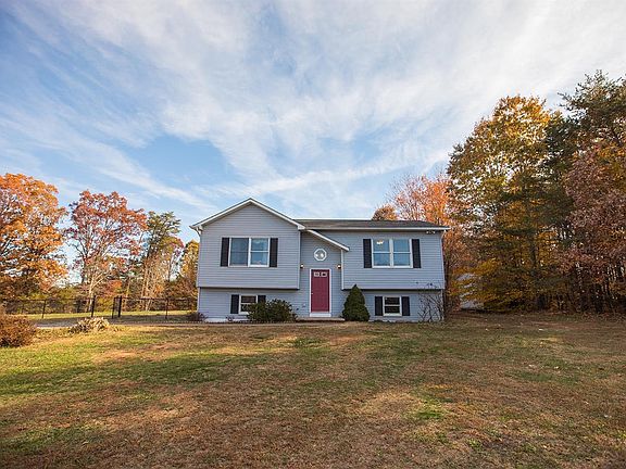 3rd image of 414 Leonard Ln