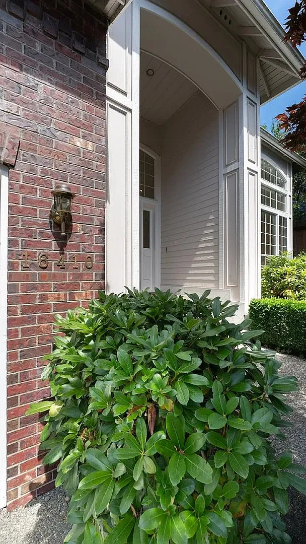 4Bd/2.5Ba Bellevue House — Photo 2
