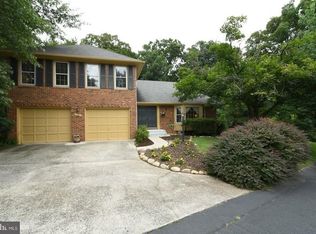 10 Griswold Ct, Sterling, VA 20165