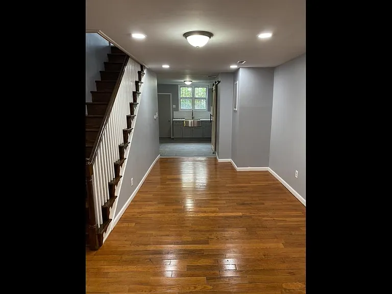831 Winton St — Photo 2
