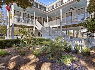 111 Barkley Dr, Pass Christian, MS 39571