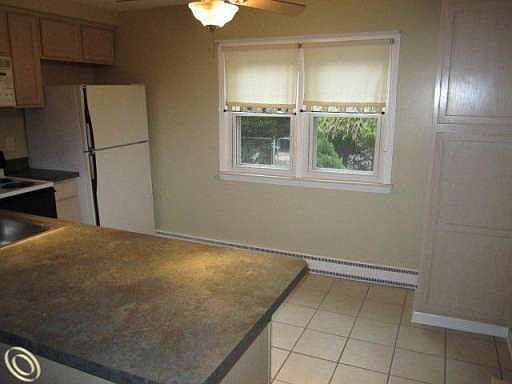 4th image of 21290 Midway Ave