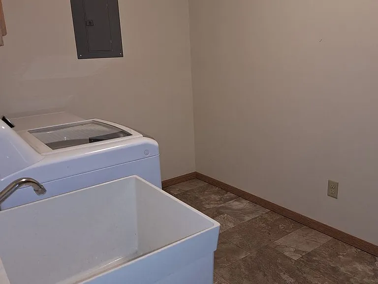 436 W Light St — Photo 15