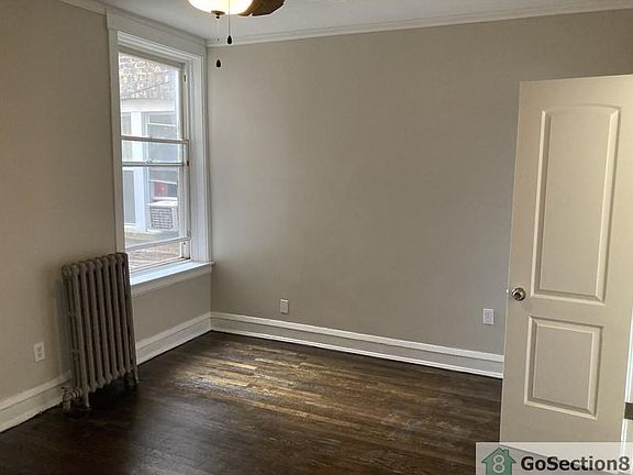 4th image of 1516 E 69th St #2E