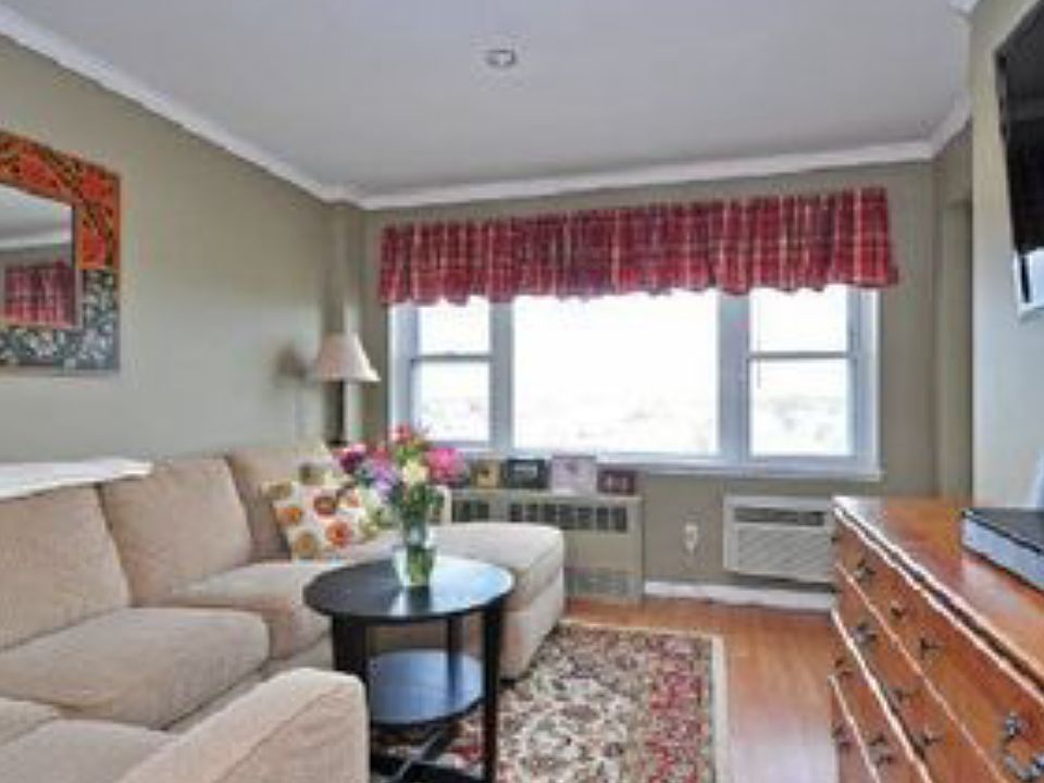 1st image of 740 E Broadway APT 4K