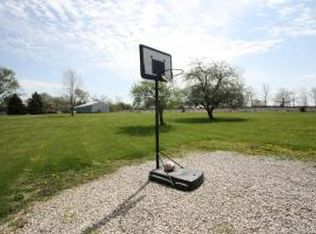 1027 London Rd, West Jefferson, OH 43162