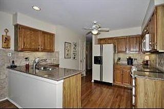 5th image of 454 Williamsburg Ln