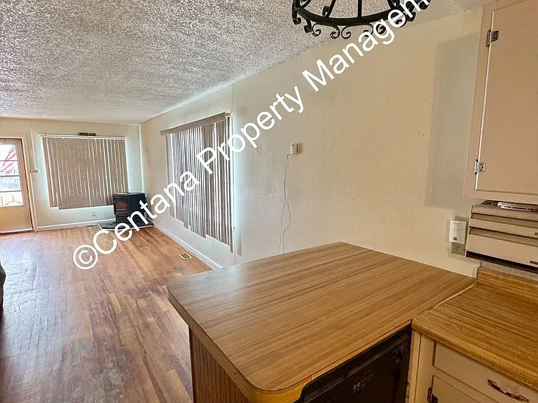 611 N Main St — Photo 14