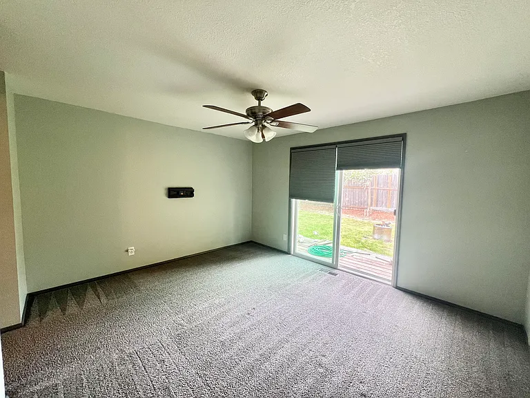 2571 Ermine St SE — Photo 6