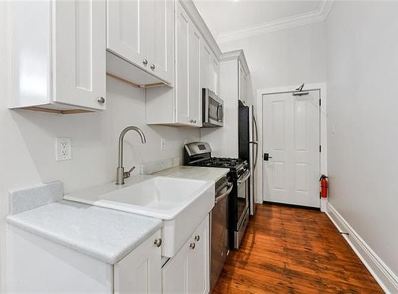 4th image of 1309 Dauphine St #2