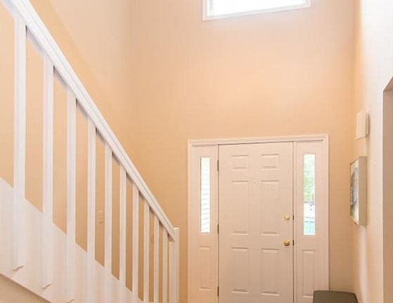4th image of 929 Wiltshire Ct