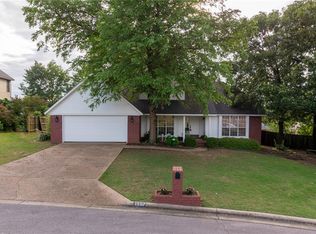 1807 Bunker Hill Dr, Van Buren, AR 72956