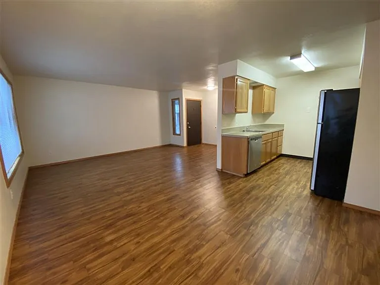 Laura Lane Apartments — Photo 5