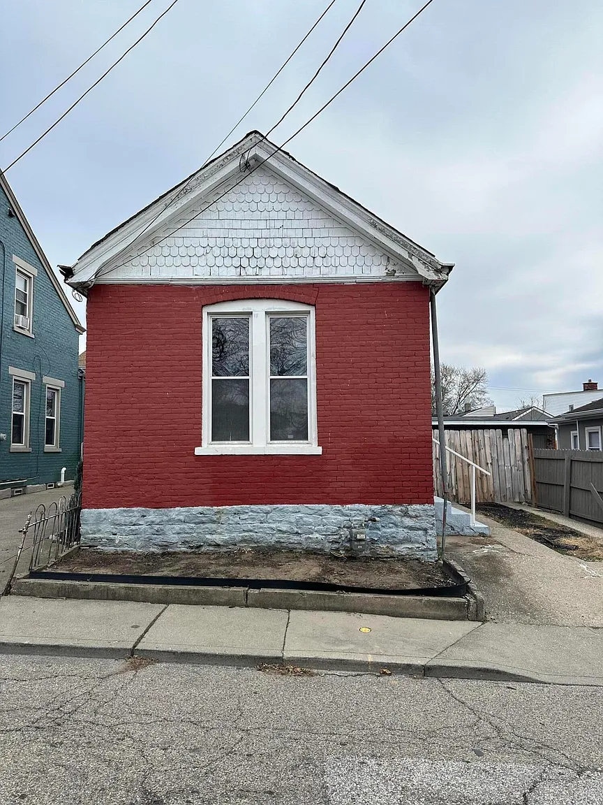 1129 Liberty St photo 1