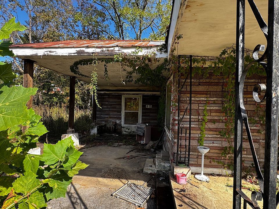31st image of 2210 N Hurricane Creek Rd