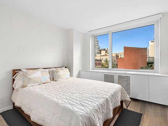 5th image of 301 W 53rd St APT 4A