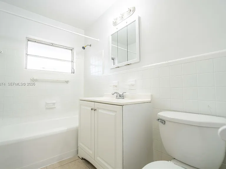1812 NE 20th Ave #1 — Photo 14