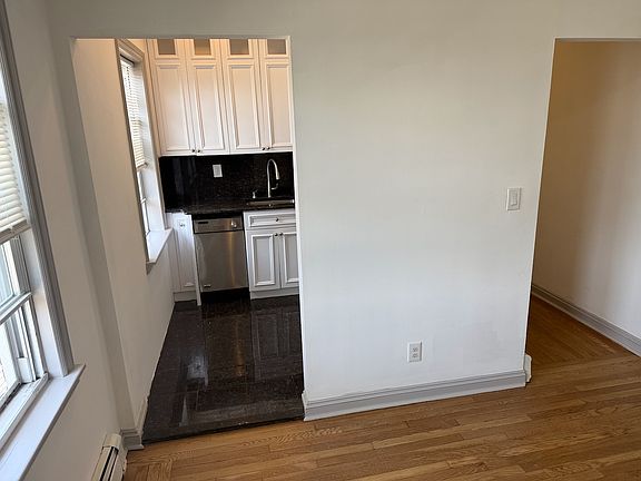 5th image of 121 6th St APT 4