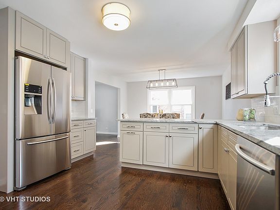 2nd image of 11 W Lillian Ave