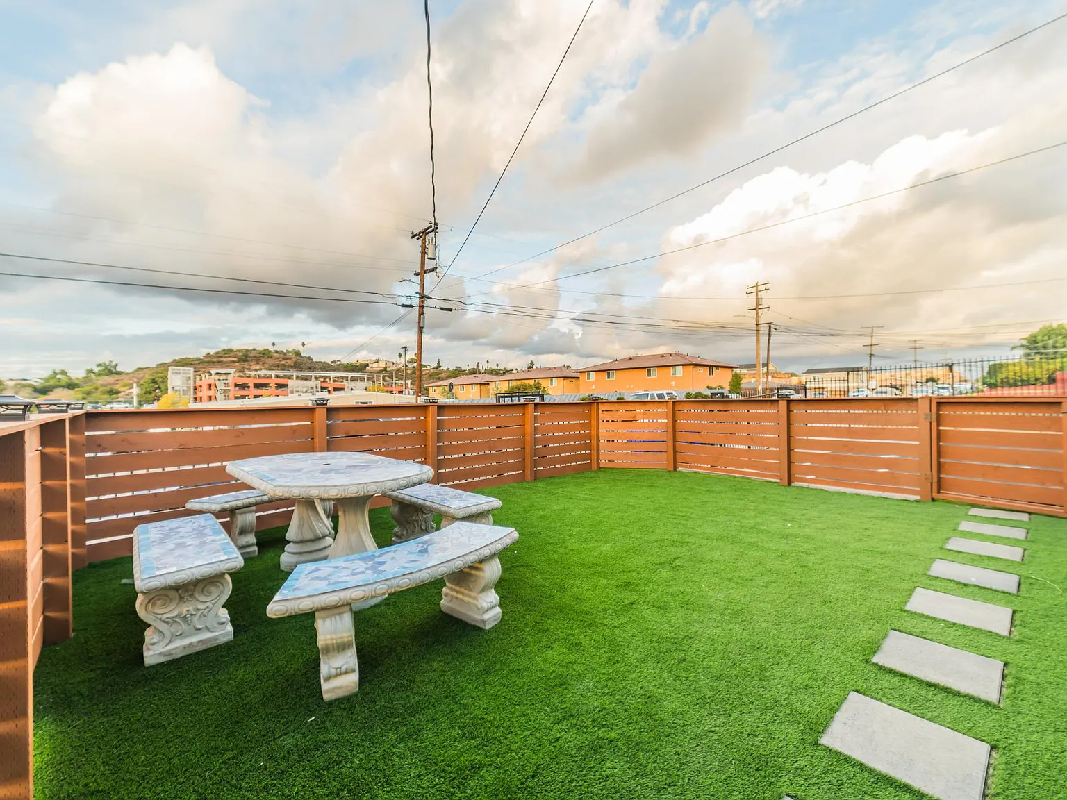 Studio, 200 sqft, $1,425 — Photo 4