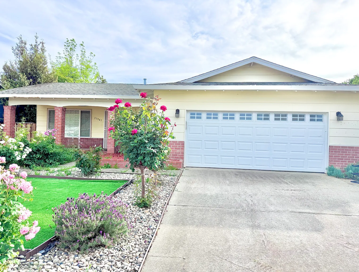 37941 Birch St photo 1