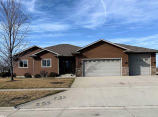 508 Bedford St, Clear Lake, IA 50428