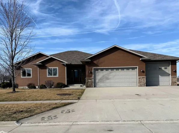 508 Bedford St, Clear Lake, IA 50428