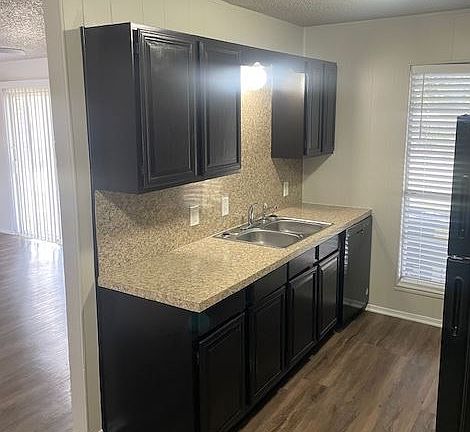2nd image of 1402 S Wall St APT 8
