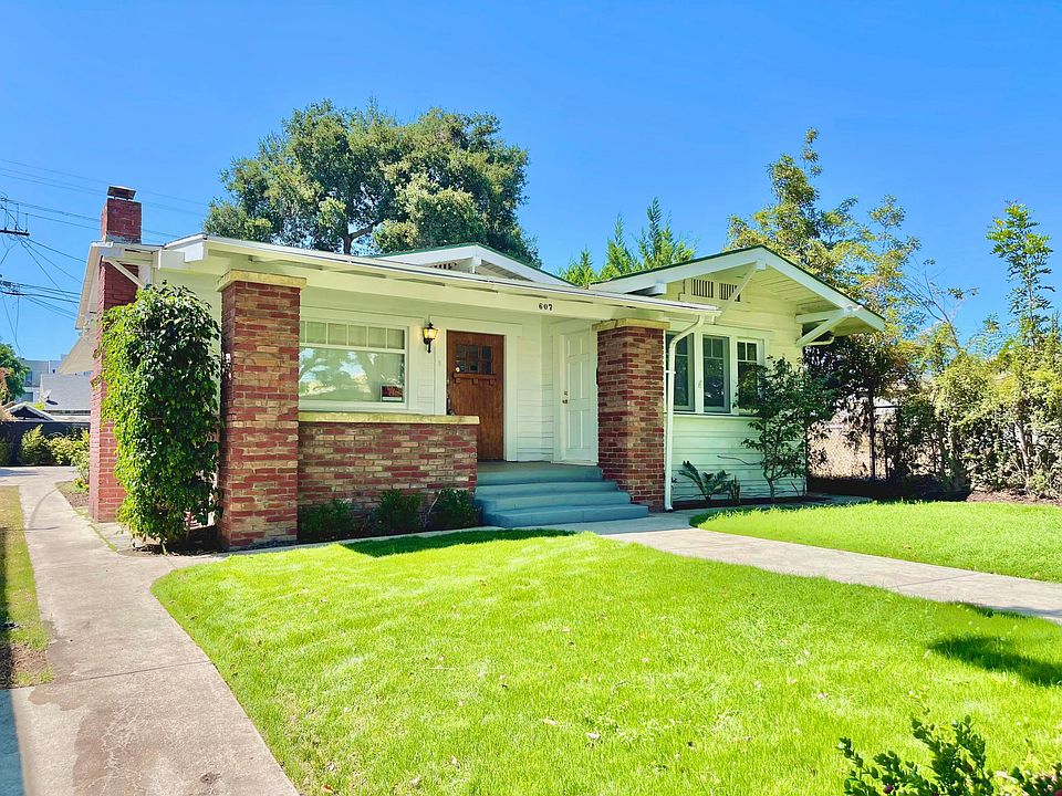 1st image of 607 N Manhattan Pl