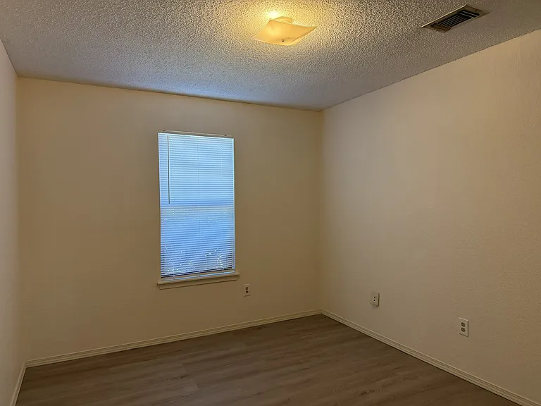 13104 Maple Leaf Dr — Photo 15