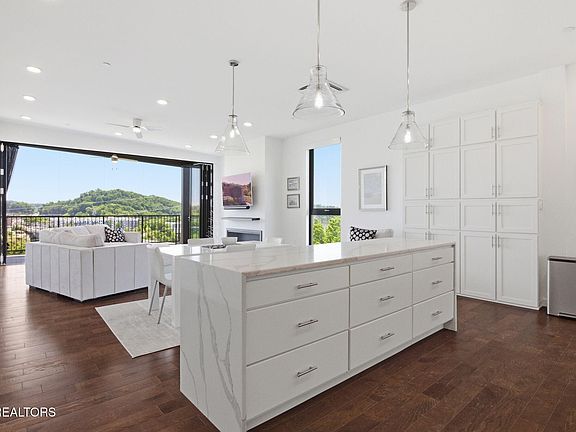 2nd image of 608 W Hill Ave #602