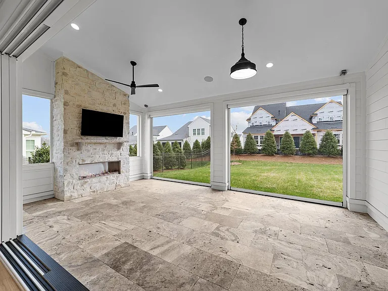 Travertine tile flooring
