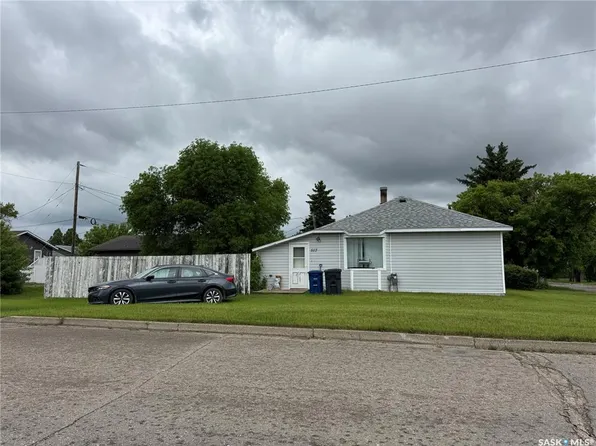 517 7th STREET E, Wynyard, SK S0A 4T0